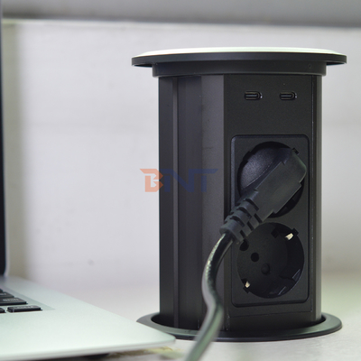 Elektrische Steckdosen Doppelseitige Ausführung 4 Wechselstromsteckdosen mit doppeltem USB-A + C + drahtlosem Ladegerät für Office De