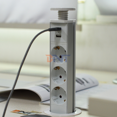 IP44 6cm Weiße Farbe Küchen vertikaler Turm Steckdose mit USB-Ladung