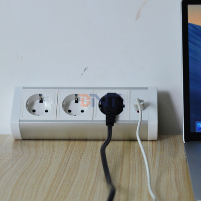 Boente-Klemm auf Schreibtisch abnehmbare Desktop-Halterung Multi-Ausgänge UK Steckdose mit USB/Tischklemm-Halterung Steckdose
