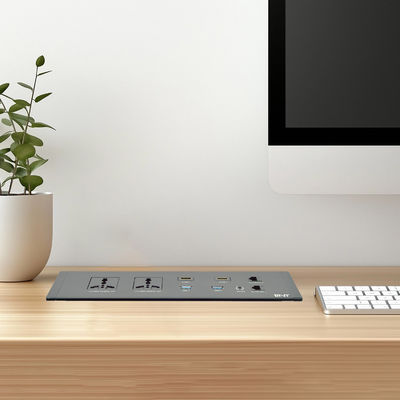 Desktop-Einbau-Multifunktions-Steckdose mit Universalstecker-Optionen und zwei USB-A-Anschlüssen, Schutzart IP44