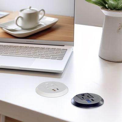 50mm runde elektrische Stecker & US-Steckdosen Standard-Steckdosen mit USB-Ladeanschluss Typ-C