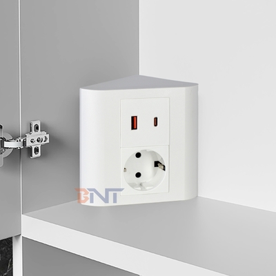 Portable Tabletop EU Socket für Büro und Zuhause IP44 mit USB A+C-Ausgangsanschlüssen für mehrere Geräte