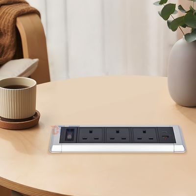 Desktop-Multifunktions-Steckdosenleiste mit 3 AC-Steckdosen, eingebetteter USB A+USB C Ladebuchse