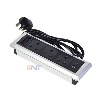 Desktop-Multifunktions-Steckdosenleiste mit 3 AC-Steckdosen, eingebetteter USB A+USB C Ladebuchse