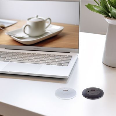 Einbau-Tischsteckdose aus Kunststoff mit USB A+C Ladeanschlüssen